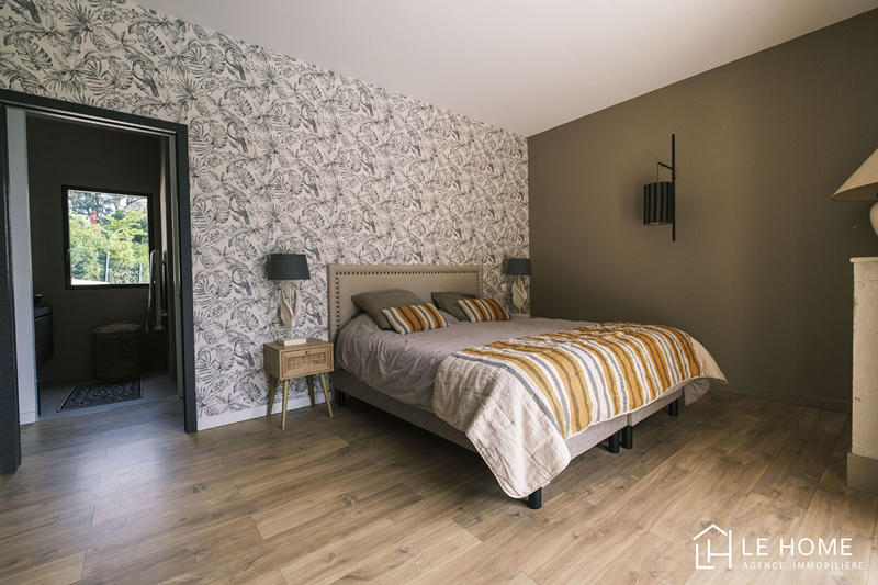 Maison - 240 m² - 6 pièces