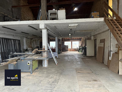 Maison - 185 m² - 9 pièces