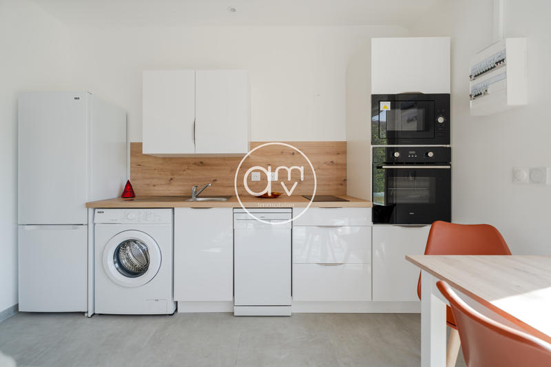 Maison - 253 m² - 9 pièces