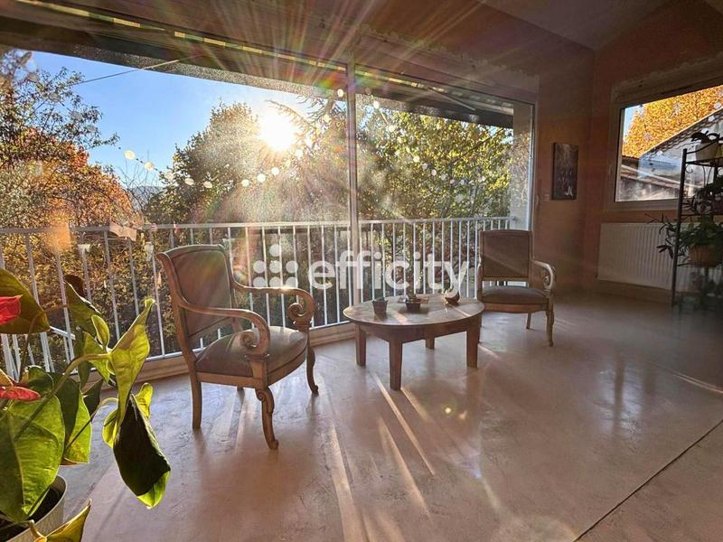 Villa - 174 m² - 8 pièces