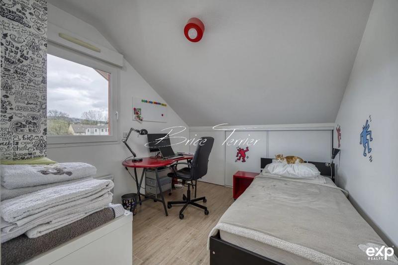 Appartement - 93 m² - 5 pièces