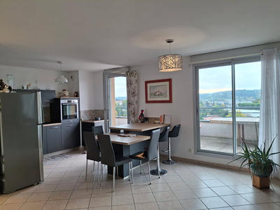 Appartement - 93 m² - 4 pièces