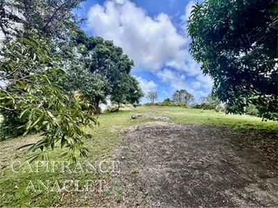 Terrain constructible - 4 525 m²