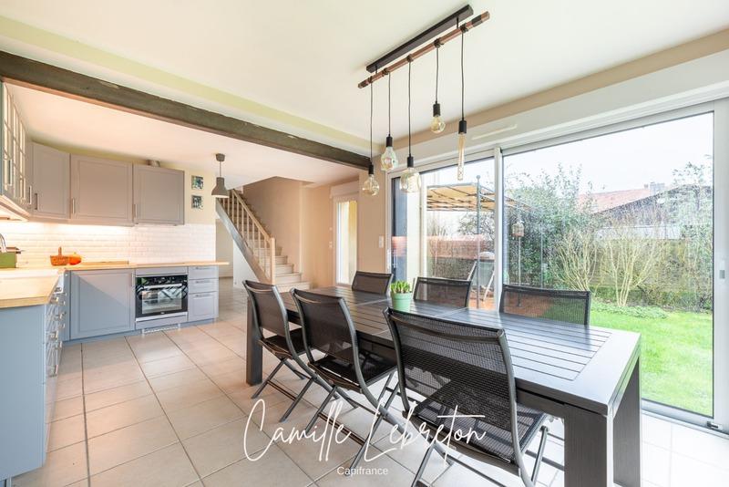 Maison - 198 m² - 6 pièces