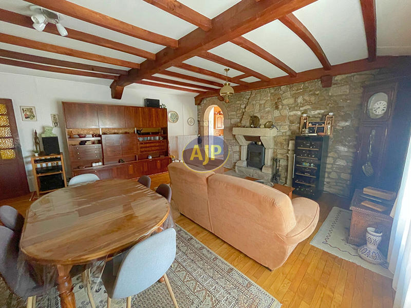 Maison - 94 m² - 5 pièces