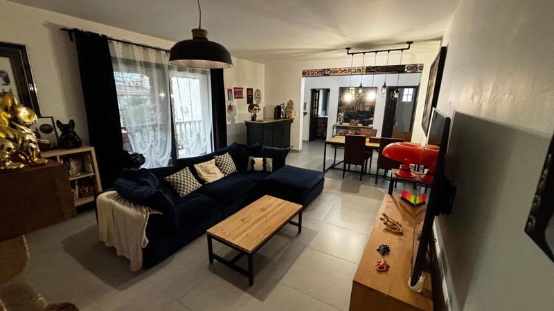 Maison - 180 m² - 7 pièces