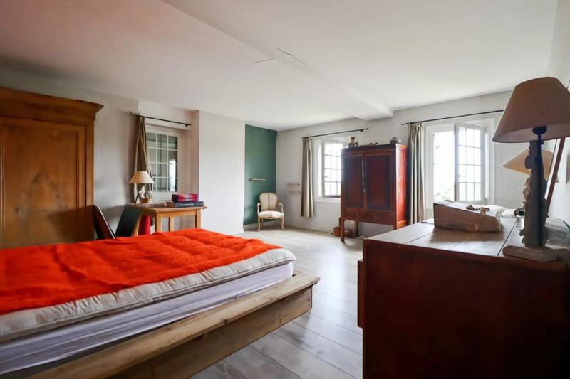 Maison en pierre - 250 m² - 9 pièces