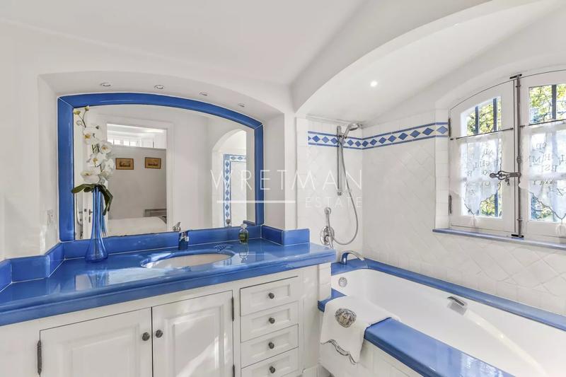 Villa - 252 m² - 5 pièces