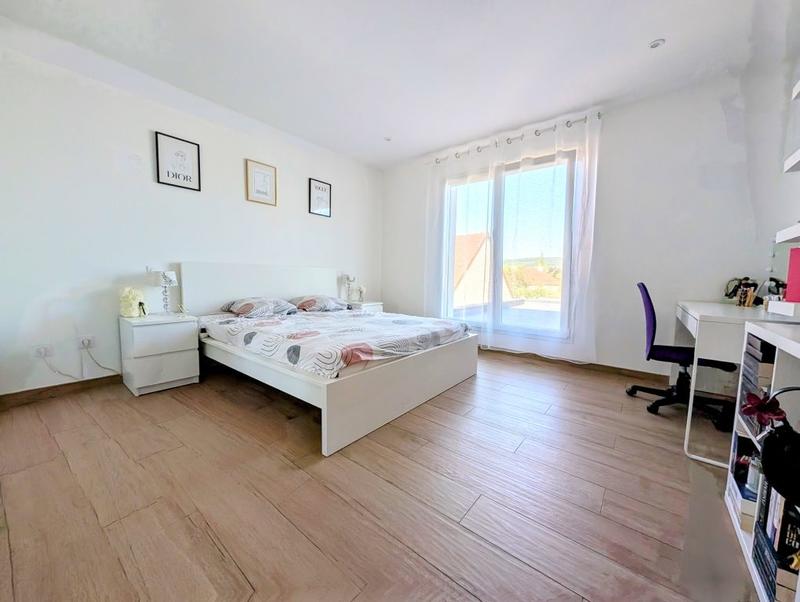 Maison - 180 m² - 6 pièces