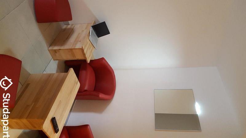 Chambre - 10 m² - 1 pièce