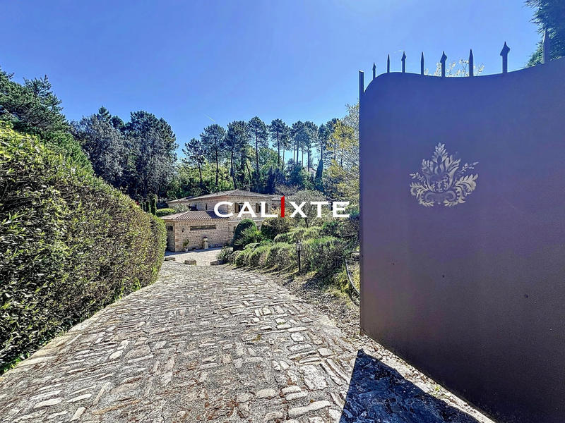 Villa - 260 m² - 5 pièces