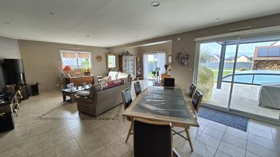 Maison - 227 m² - 6 pièces