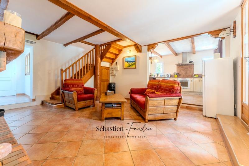 Maison - 211 m² - 7 pièces