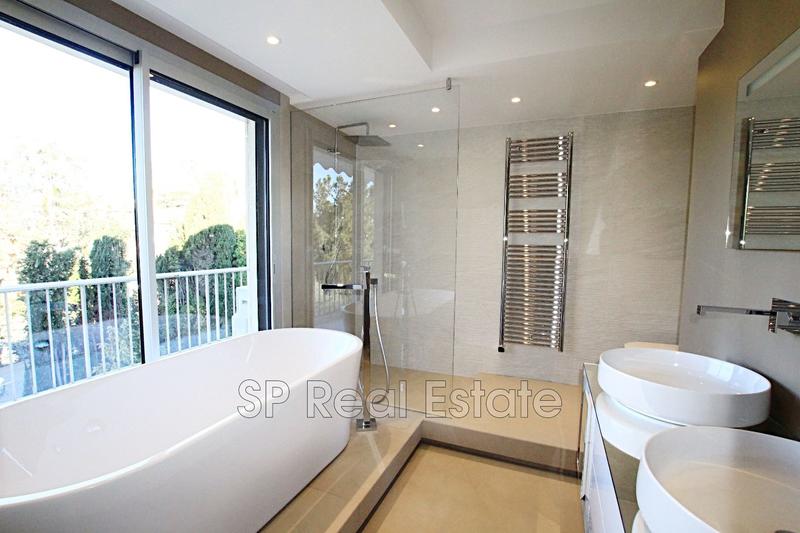 Appartement - 160 m² - 4 pièces