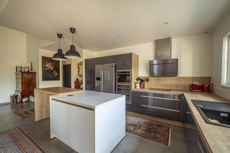 Maison - 143 m² - 5 pièces