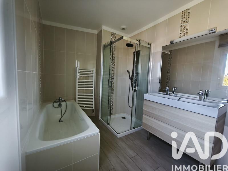 Maison - 223 m² - 7 pièces