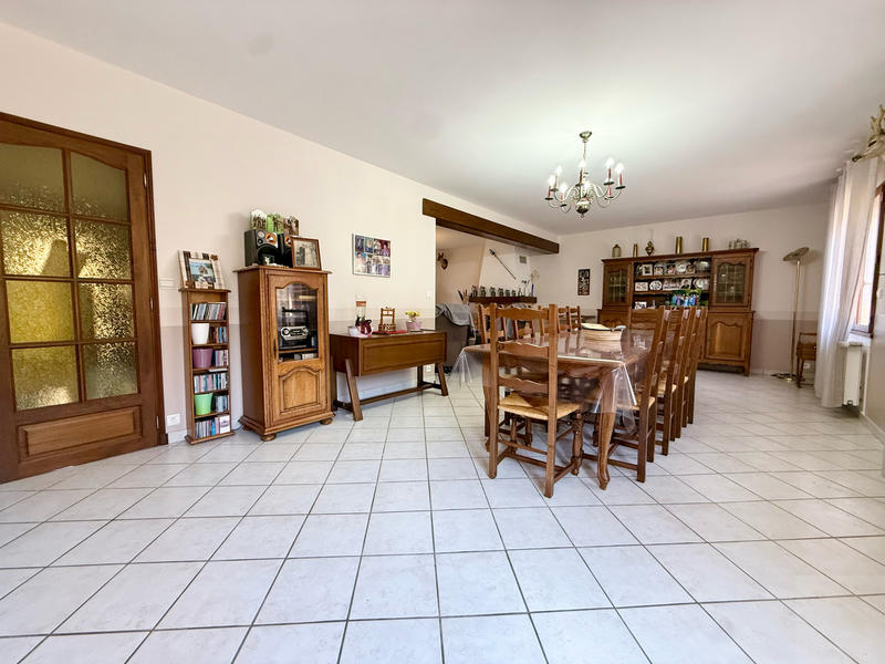 Maison - 218 m² - 7 pièces