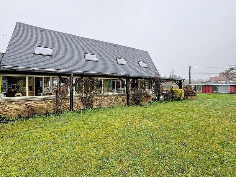 Maison - 207 m² - 8 pièces