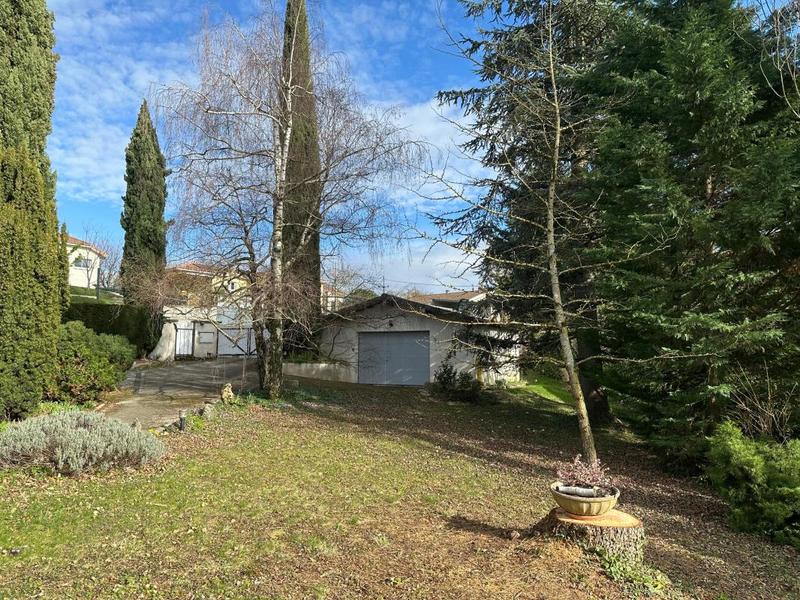 Maison - 213 m² - 7 pièces