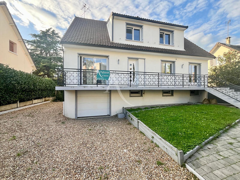 Maison - 180 m² - 6 pièces