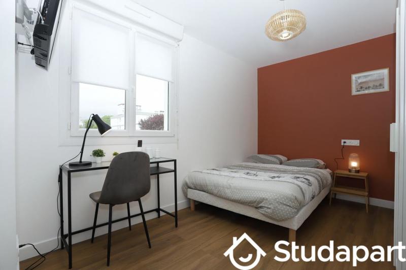 Chambre - 11 m² - 1 pièce