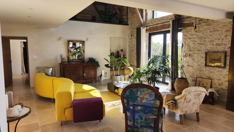 Maison - 260 m² - 6 pièces