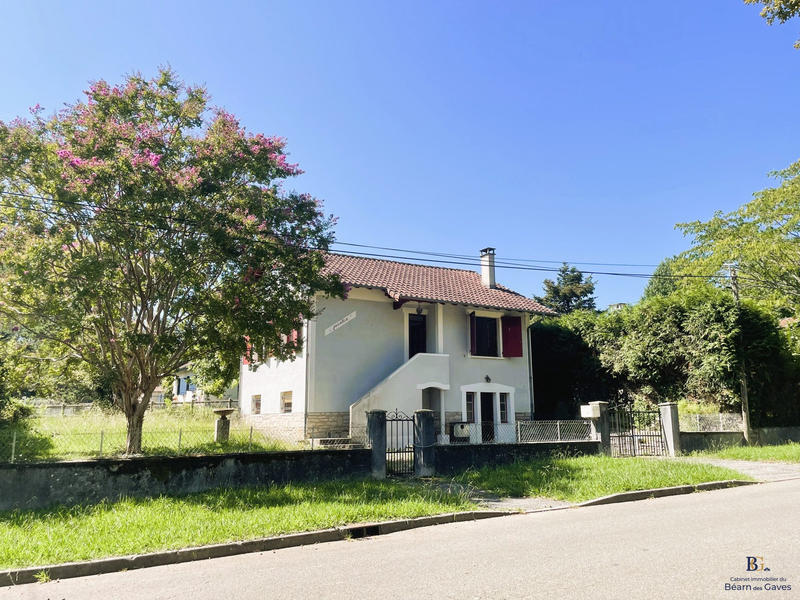 Maison traditionnelle - 104 m² - 4 pièces