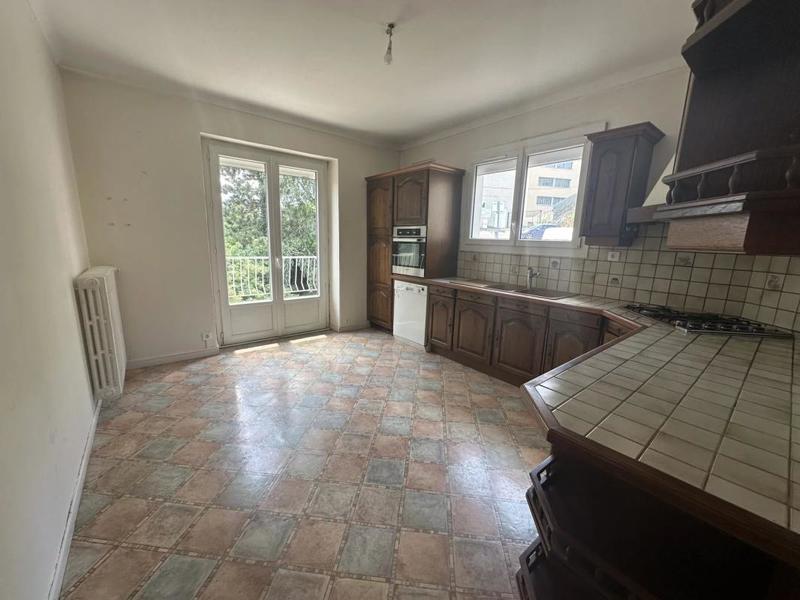 Maison de ville - 181 m² - 9 pièces