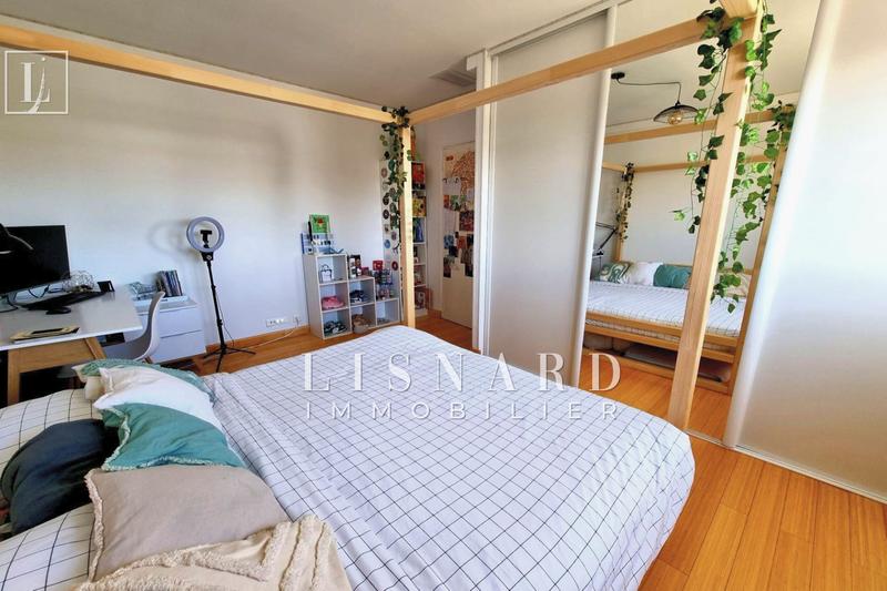 Maison - 180 m² - 5 pièces