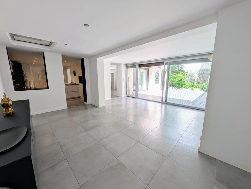 Appartement - 140 m² - 5 pièces