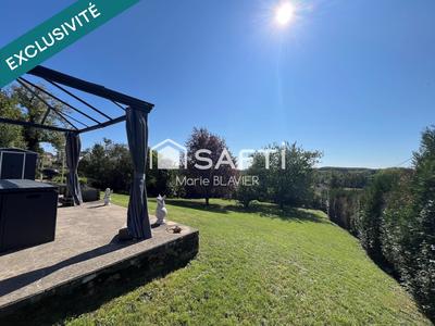 Maison - 98 m² - 5 pièces