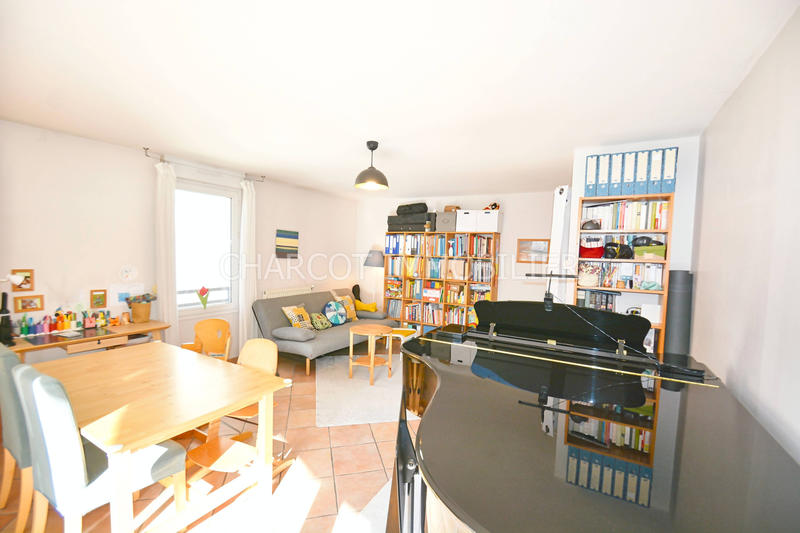 Appartement - 75 m² - 4 pièces
