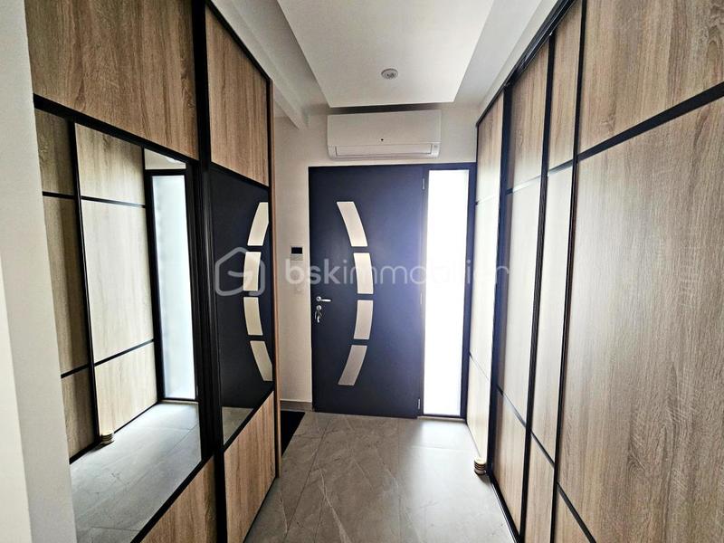 Maison - 255 m² - 6 pièces