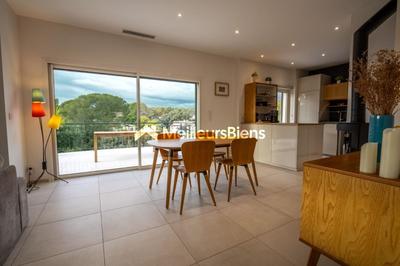 Villa - 188 m² - 8 pièces