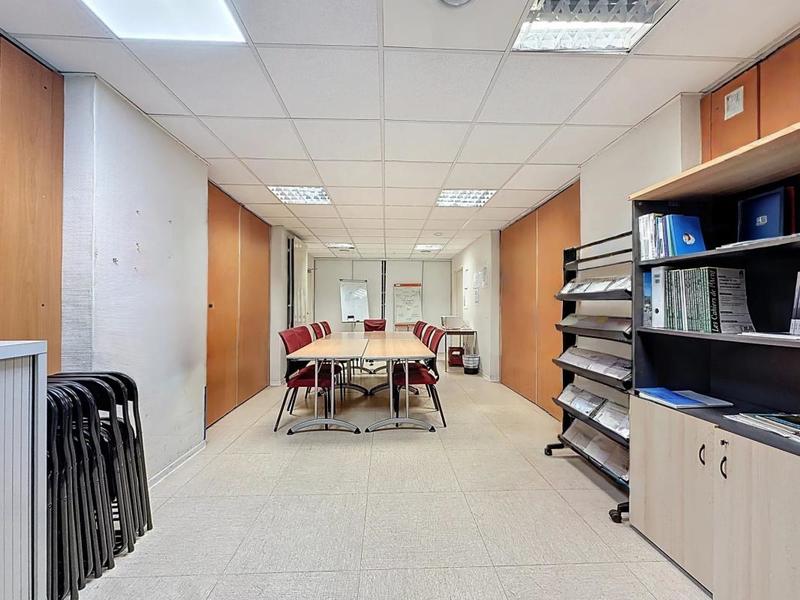 Local commercial - 587 m²