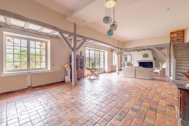 Maison - 353 m² - 9 pièces