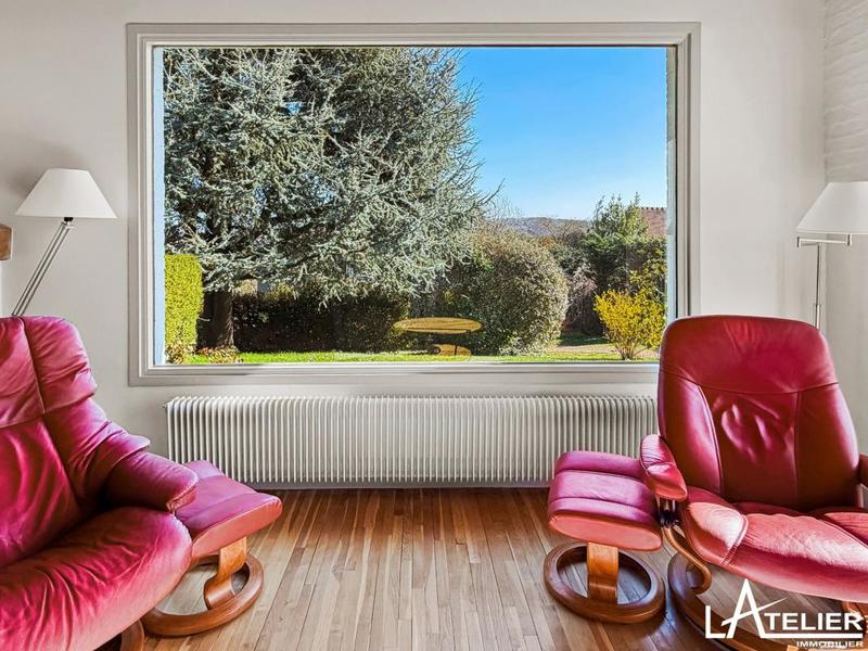 Maison - 209 m² - 8 pièces