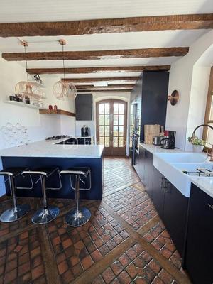 Villa - 215 m² - 5 pièces