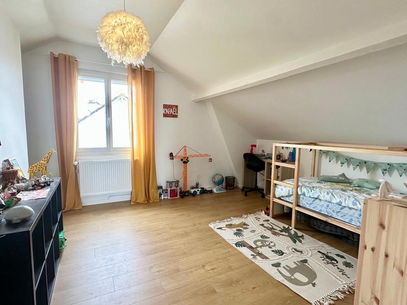 Maison - 111 m² - 5 pièces