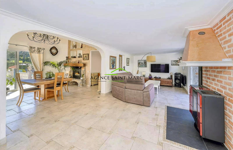 Villa - 185 m² - 7 pièces