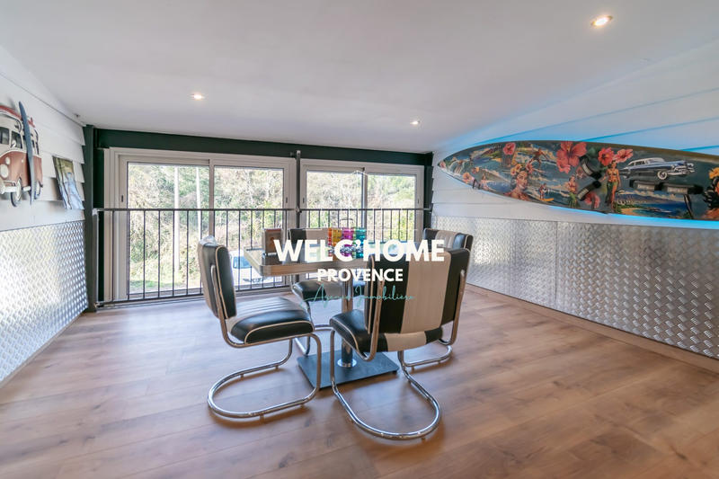 Loft - 360 m² - 11 pièces