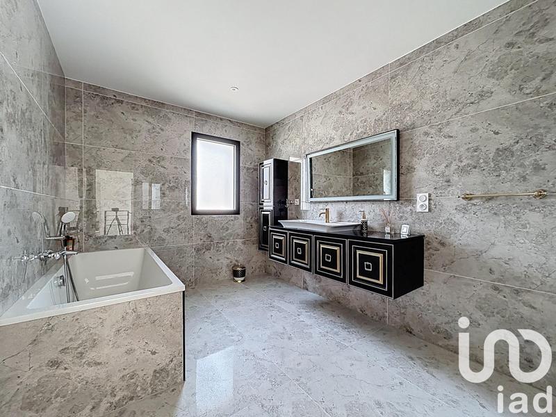 Maison - 172 m² - 6 pièces