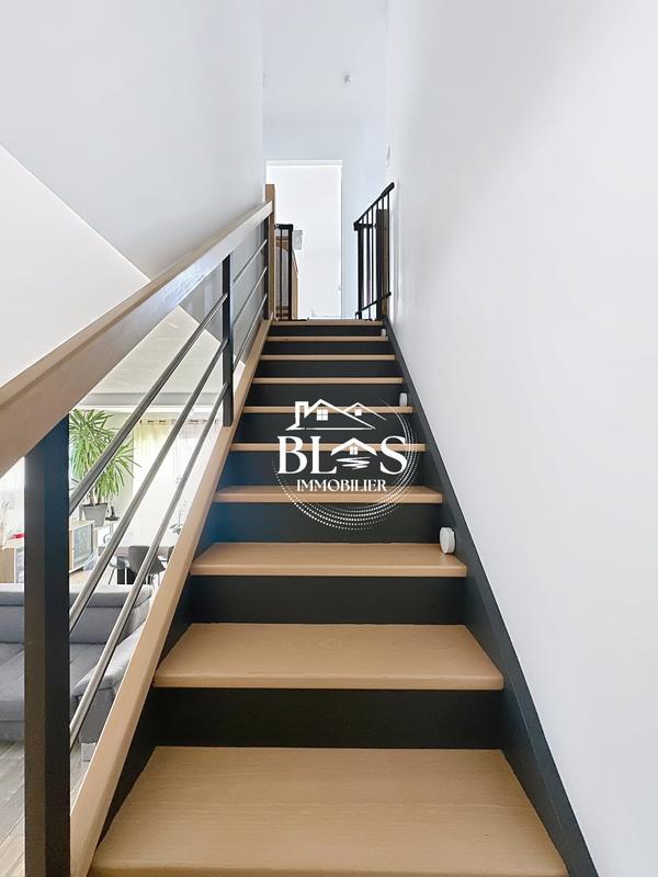 Maison traditionnelle - 99 m² - 5 pièces