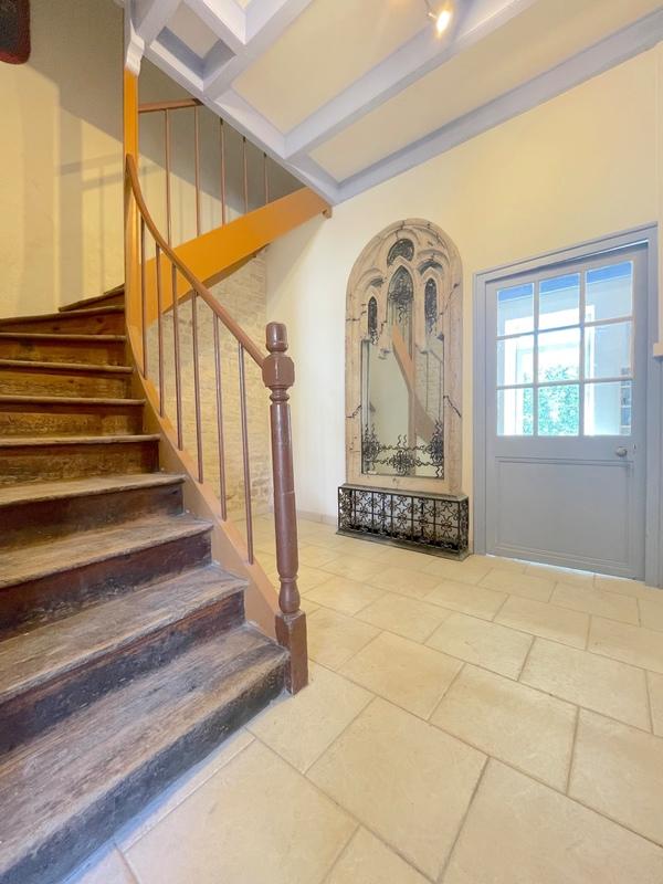 Maison - 265 m² - 12 pièces