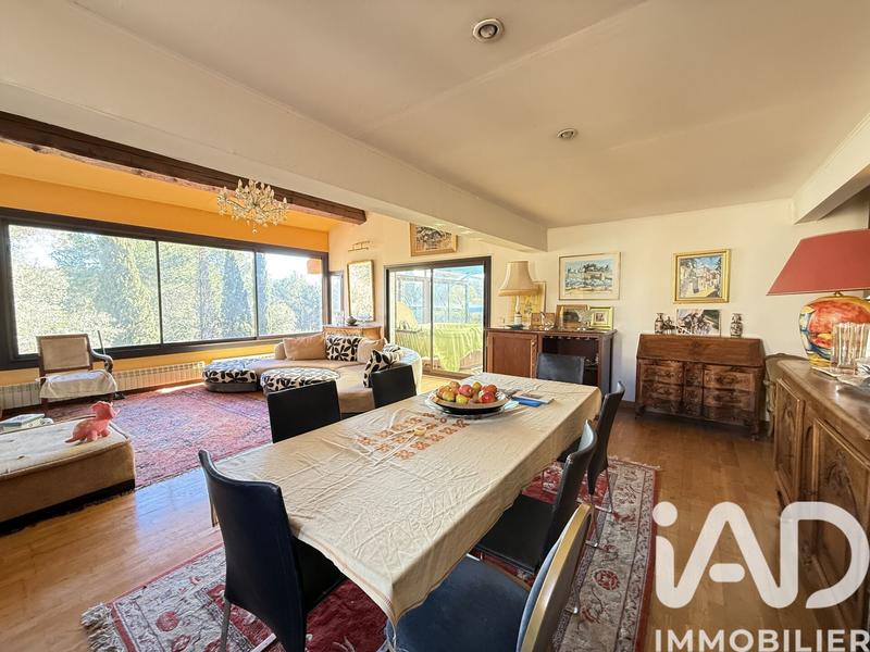 Maison - 304 m² - 8 pièces