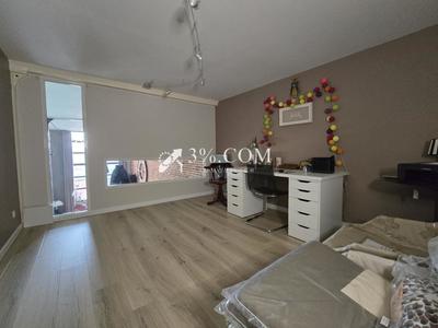 Loft - 158 m² - 4 pièces