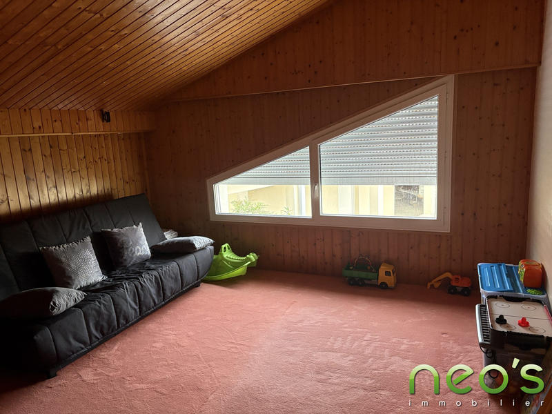 Villa - 216 m² - 9 pièces