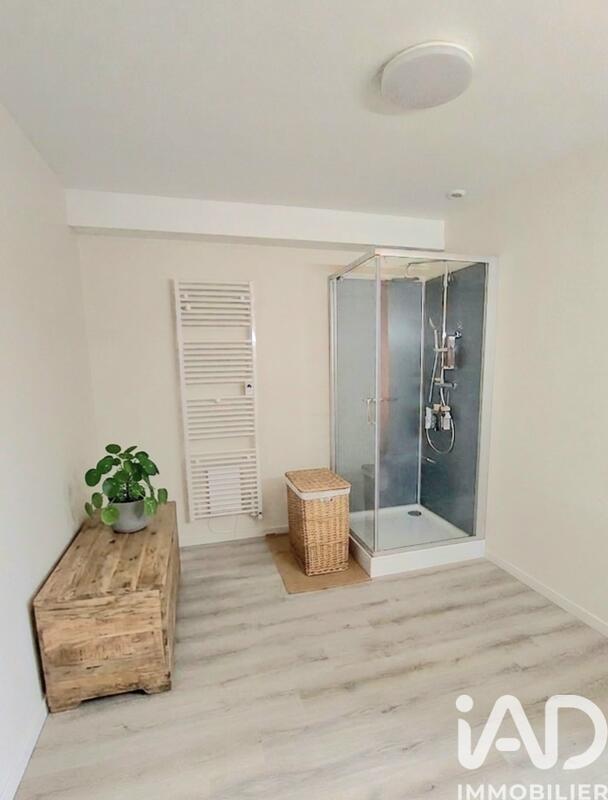 Maison - 242 m² - 7 pièces