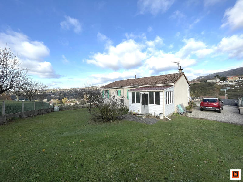 Maison - 90 m² - 4 pièces