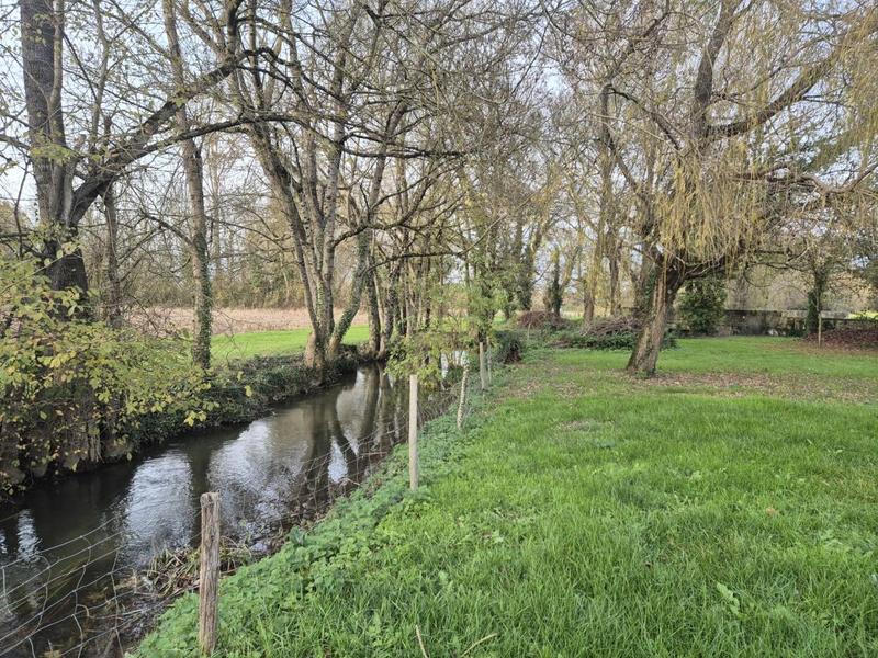 Moulin - 170 m² - 6 pièces